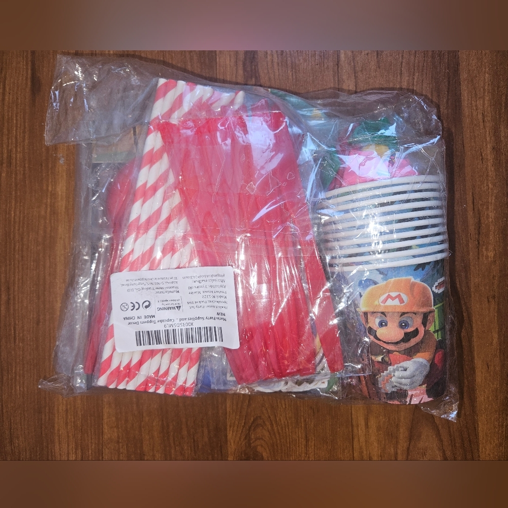 Super Mario Party Supplies Set - Multicolor - Picture 2 of 3